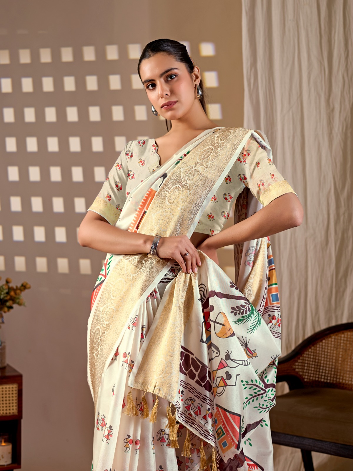 Lichi Silk Printed Saree with Woven Border — photo 4