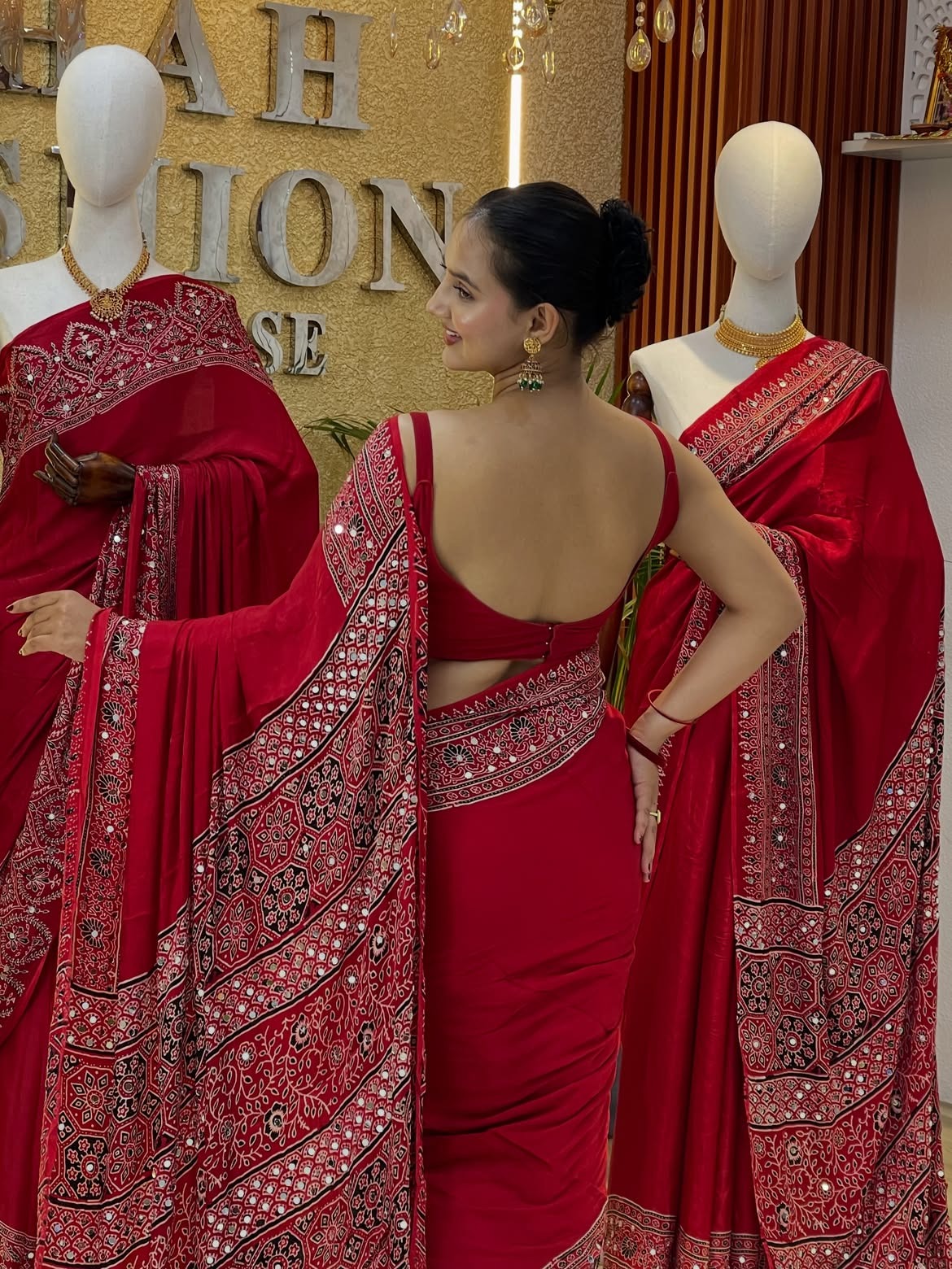 Gajji Soft Silk Ajrakh Bandhej Saree — photo 4