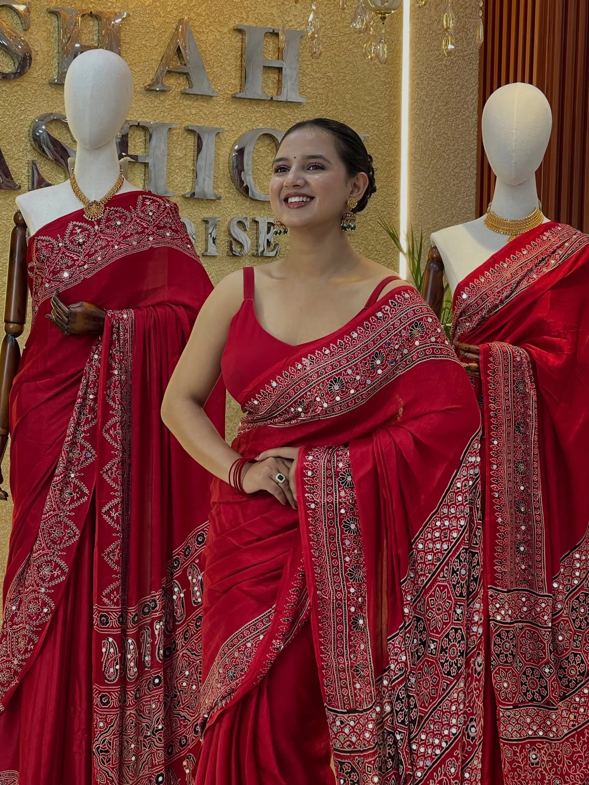 Gajji Soft Silk Ajrakh Bandhej Saree — photo 3